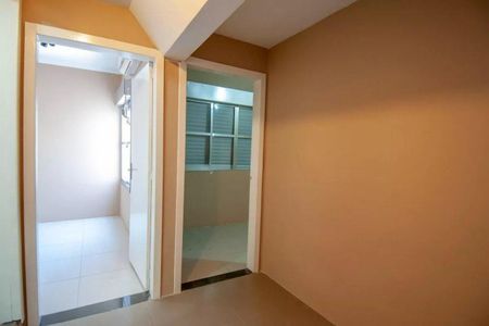 Sala de apartamento para alugar com 2 quartos, 43m² em Petrópolis, Porto Alegre