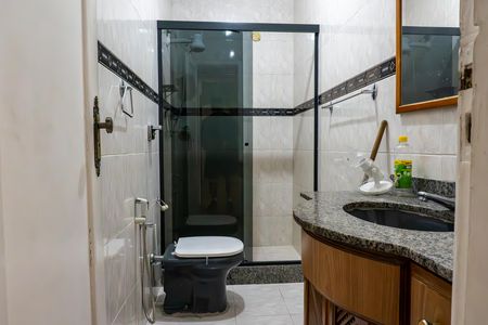Apartamento à venda com 117m², 2 quartos e 1 vaga Apartamento à venda com 117m², 2 quartos e 1 vagaBanheiro social