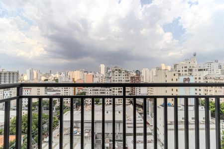 Apartamento à venda com 29m², 1 quarto e sem vaga Apartamento à venda com 29m², 1 quarto e sem vagaVaranda