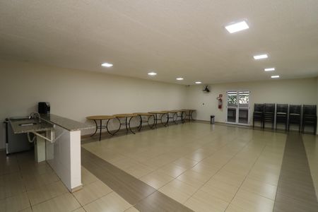 Apartamento para alugar com 46m², 2 quartos e 1 vagaÁrea comum - Salão de festas