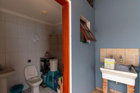 Casa para alugar com 196m², 3 quartos e 3 vagasBanheiro de Serviço