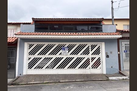 Casa para alugar com 196m², 3 quartos e 3 vagasFachada