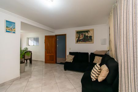 Casa para alugar com 196m², 3 quartos e 3 vagasSala