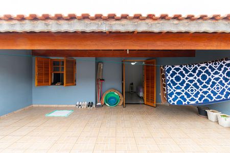 Casa para alugar com 196m², 3 quartos e 3 vagasQuarto 2 - Varanda