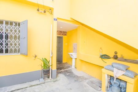 Casa para alugar com 78m², 2 quartos e 1 vagaQuintal