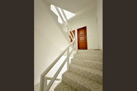 Apartamento para alugar com 100m², 2 quartos e 2 vagasEscada