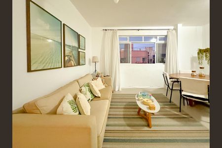 Apartamento para alugar com 100m², 2 quartos e 2 vagasSala de TV