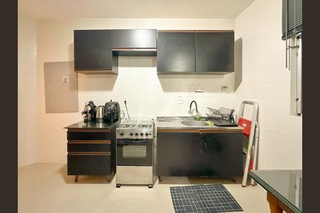 Apartamento para alugar com 100m², 2 quartos e 2 vagasCozinha