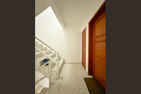 Apartamento para alugar com 100m², 2 quartos e 2 vagasEscada