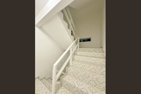 Apartamento para alugar com 100m², 2 quartos e 2 vagasEscada