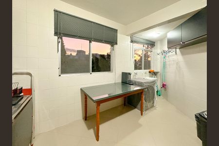 Apartamento para alugar com 100m², 2 quartos e 2 vagasCozinha