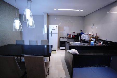 Casa para alugar com 300m², 2 quartos e 5 vagas