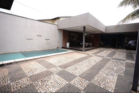 Casa para alugar com 300m², 2 quartos e 5 vagas