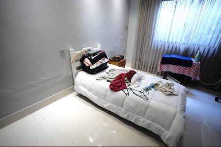 Casa para alugar com 300m², 2 quartos e 5 vagas