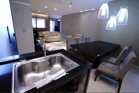 Casa para alugar com 300m², 2 quartos e 5 vagas