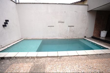 Casa para alugar com 300m², 2 quartos e 5 vagas