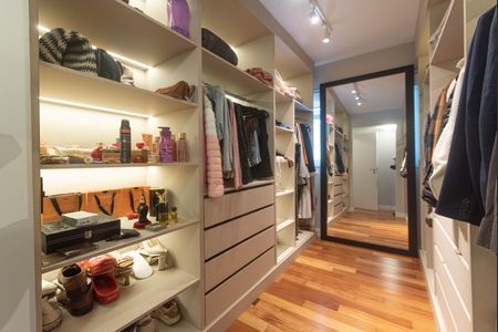 Apartamento à venda com 94m², 2 quartos e 2 vagasSuite - Closet