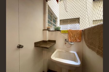 Apartamento à venda com 163m², 3 quartos e 1 vagaÁrea de serviço 