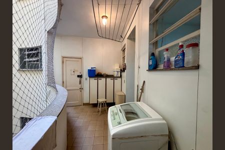 Apartamento à venda com 163m², 3 quartos e 1 vagaÁrea de serviço 