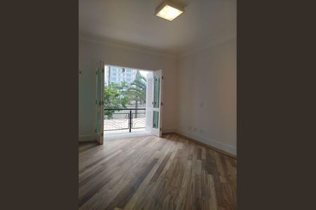 Casa à venda com 4 quartos, 450m² em Alphaville Residencial Plus, Barueri