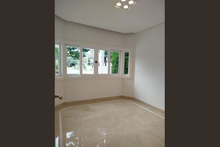 Casa à venda com 4 quartos, 450m² em Alphaville Residencial Plus, Barueri