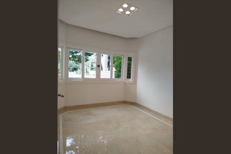 Casa à venda com 4 quartos, 450m² em Alphaville Residencial Plus, Barueri
