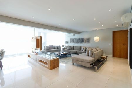 Apartamento à venda com 3 quartos, 241m² em Água Branca, São Paulo