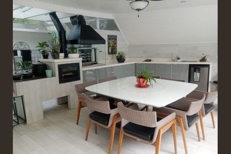 Casa à venda com 5 quartos, 900m² em Jardim Panorama, São Paulo