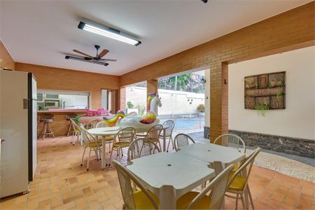 Casa à venda com 4 quartos, 417m² em Jardim Petropolis, São Paulo