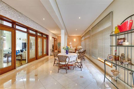 Casa à venda com 4 quartos, 417m² em Jardim Petropolis, São Paulo