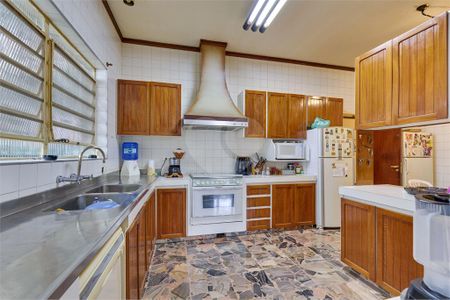 Casa à venda com 4 quartos, 417m² em Jardim Petropolis, São Paulo