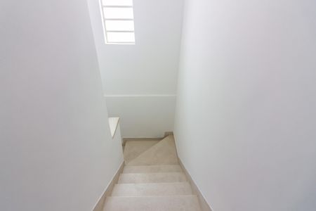 Casa à venda com 125m², 4 quartos e 2 vagasEscada