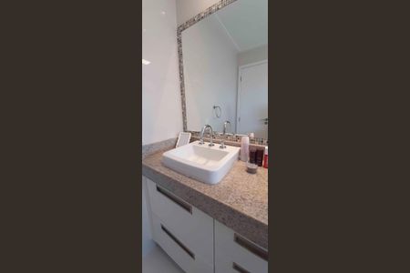 Apartamento à venda com 194m², 4 quartos e 4 vagas Apartamento à venda com 194m², 4 quartos e 4 vagasBanheiro da Suíte 1