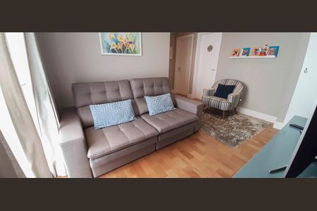 Apartamento à venda com 194m², 4 quartos e 4 vagas Apartamento à venda com 194m², 4 quartos e 4 vagasSala de TV