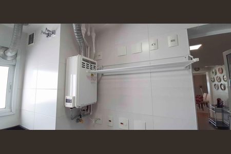 Apartamento à venda com 194m², 4 quartos e 4 vagas Apartamento à venda com 194m², 4 quartos e 4 vagasÁrea de serviço