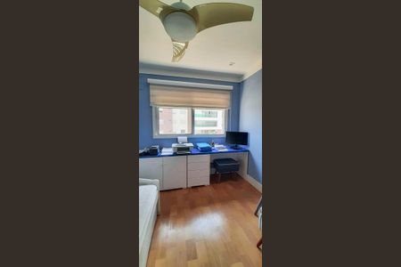 Apartamento à venda com 194m², 4 quartos e 4 vagas Apartamento à venda com 194m², 4 quartos e 4 vagasSuíte 4