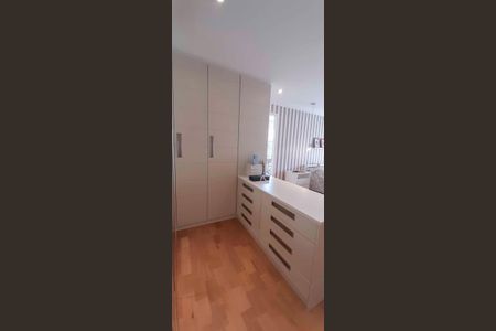 Apartamento à venda com 194m², 4 quartos e 4 vagas Apartamento à venda com 194m², 4 quartos e 4 vagasSuíte 1