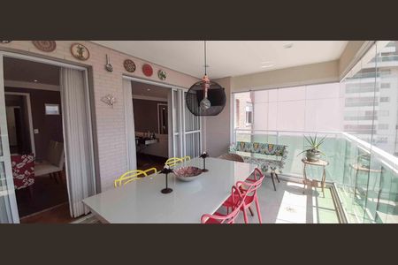 Apartamento à venda com 194m², 4 quartos e 4 vagas Apartamento à venda com 194m², 4 quartos e 4 vagasVaranda Gourmet