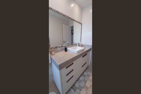 Apartamento à venda com 194m², 4 quartos e 4 vagas Apartamento à venda com 194m², 4 quartos e 4 vagasBanheiro da Suíte 3