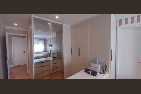 Apartamento à venda com 194m², 4 quartos e 4 vagas Apartamento à venda com 194m², 4 quartos e 4 vagasSuíte 1