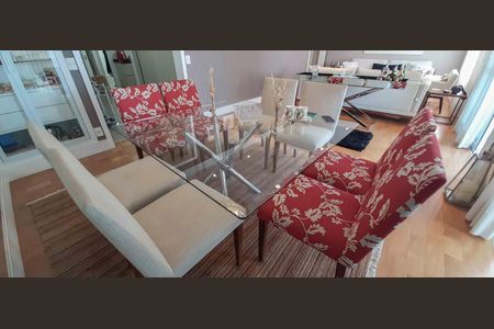 Apartamento à venda com 194m², 4 quartos e 4 vagas Apartamento à venda com 194m², 4 quartos e 4 vagasSala de Jantar