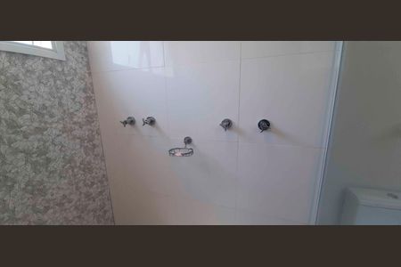 Apartamento à venda com 194m², 4 quartos e 4 vagas Apartamento à venda com 194m², 4 quartos e 4 vagasBanheiro social