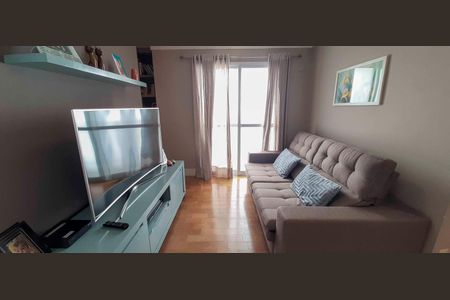 Apartamento à venda com 194m², 4 quartos e 4 vagas Apartamento à venda com 194m², 4 quartos e 4 vagasSala de TV