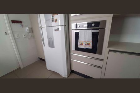 Apartamento à venda com 194m², 4 quartos e 4 vagas Apartamento à venda com 194m², 4 quartos e 4 vagasCozinha