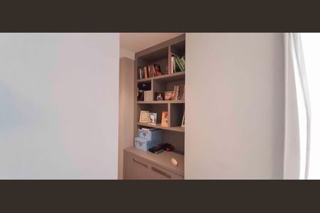 Apartamento à venda com 194m², 4 quartos e 4 vagas Apartamento à venda com 194m², 4 quartos e 4 vagasSala de TV