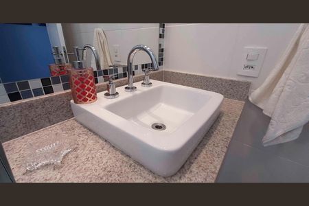 Apartamento à venda com 194m², 4 quartos e 4 vagas Apartamento à venda com 194m², 4 quartos e 4 vagasBanheiro da Suíte 4