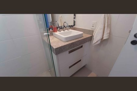 Apartamento à venda com 194m², 4 quartos e 4 vagas Apartamento à venda com 194m², 4 quartos e 4 vagasBanheiro da Suíte 4
