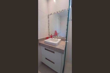 Apartamento à venda com 194m², 4 quartos e 4 vagas Apartamento à venda com 194m², 4 quartos e 4 vagasBanheiro da Suíte 2