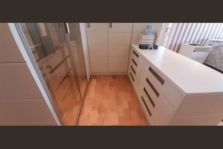 Apartamento à venda com 194m², 4 quartos e 4 vagas Apartamento à venda com 194m², 4 quartos e 4 vagasSuíte 1