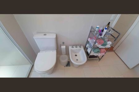 Apartamento à venda com 194m², 4 quartos e 4 vagas Apartamento à venda com 194m², 4 quartos e 4 vagasBanheiro da Suíte 1